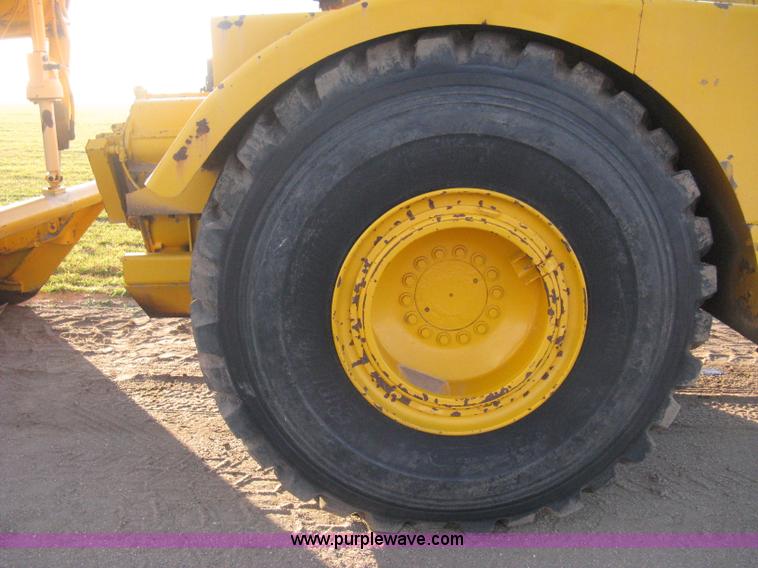 image for item B8408 1974 John Deere 860A scraper