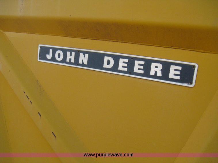 image for item B8408 1974 John Deere 860A scraper