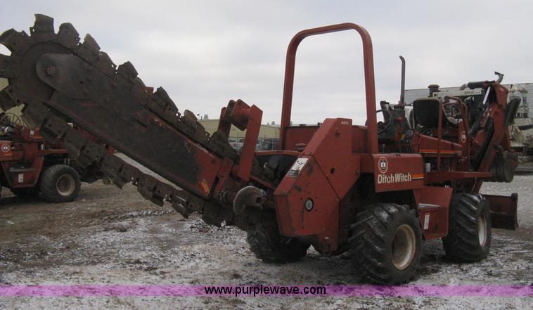 image for item E3003 2001 Ditch Witch 5110 trencher