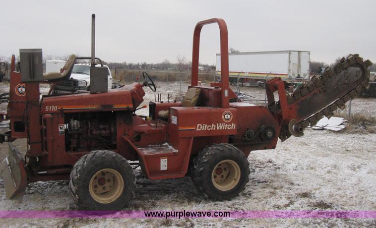 image for item E3003 2001 Ditch Witch 5110 trencher