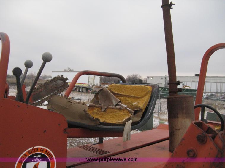image for item E3004 1992 Ditch Witch 5110 trencher