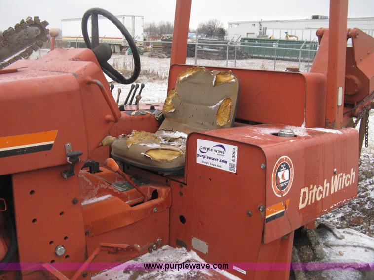 image for item E3004 1992 Ditch Witch 5110 trencher