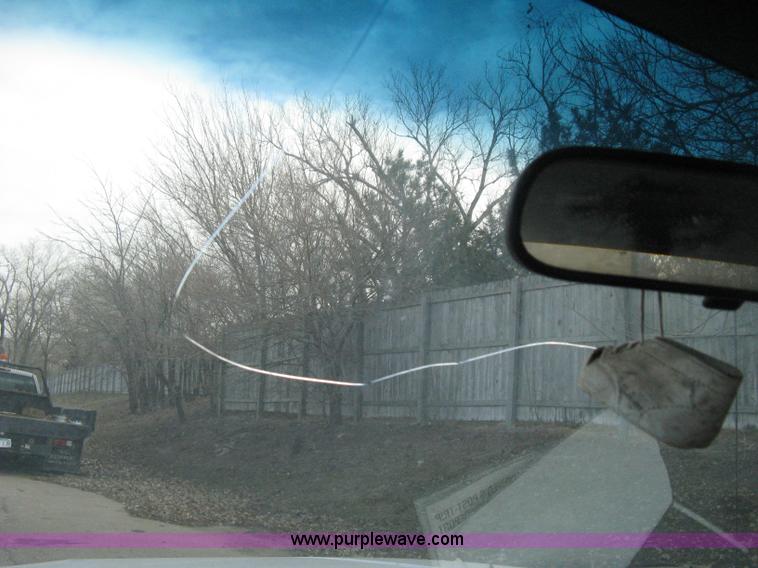 image for item E3008 2000 Chevrolet 2500 cab and chassis