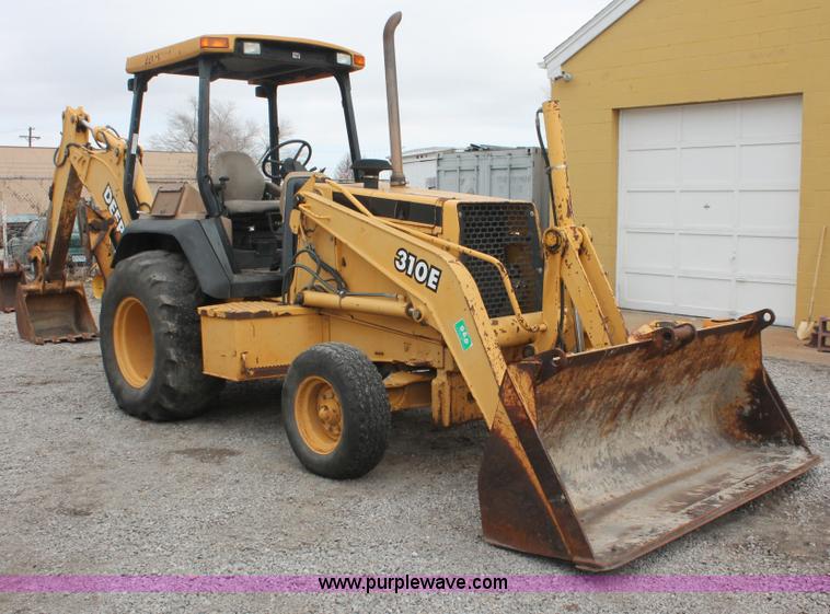 image for item E3038 1997 John Deere 310E backhoe