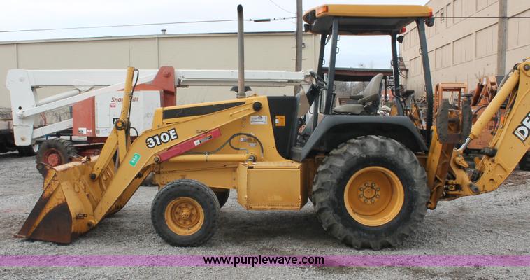 image for item E3038 1997 John Deere 310E backhoe