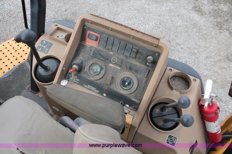 image for item E3038 1997 John Deere 310E backhoe