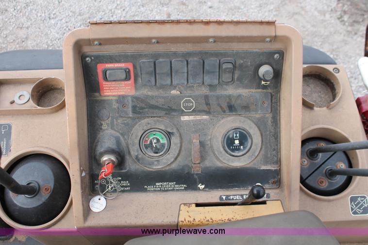 image for item E3038 1997 John Deere 310E backhoe