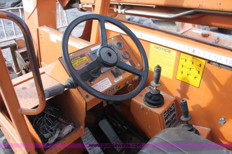 image for item E3039 Lull 844C-42 844C-42 Highlander telehandler