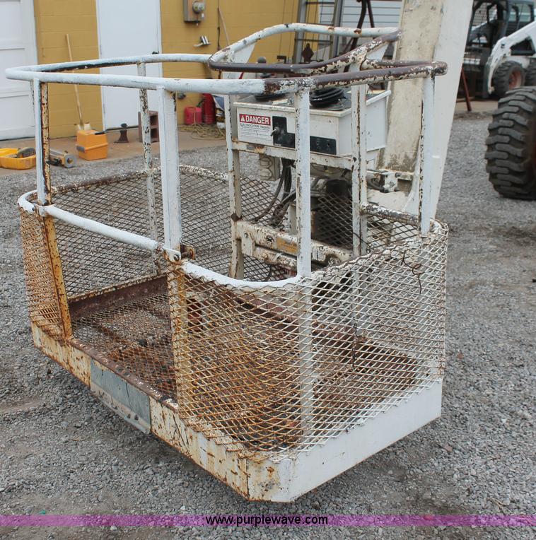 image for item E3041 Snorkel lift ATB60ALFO aerial boom lift