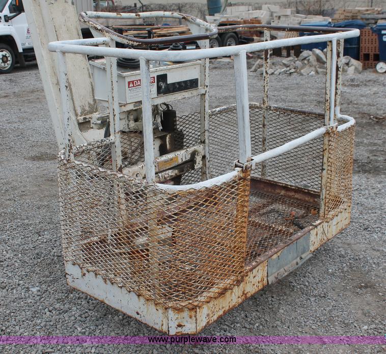 image for item E3041 Snorkel lift ATB60ALFO aerial boom lift