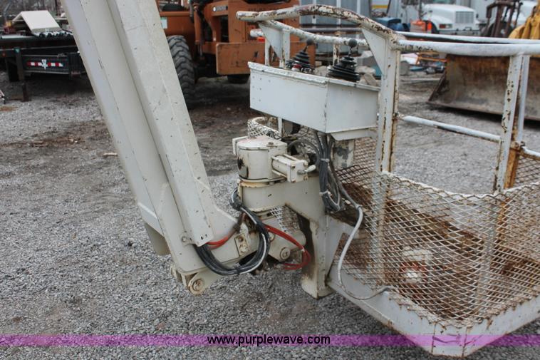 image for item E3041 Snorkel lift ATB60ALFO aerial boom lift