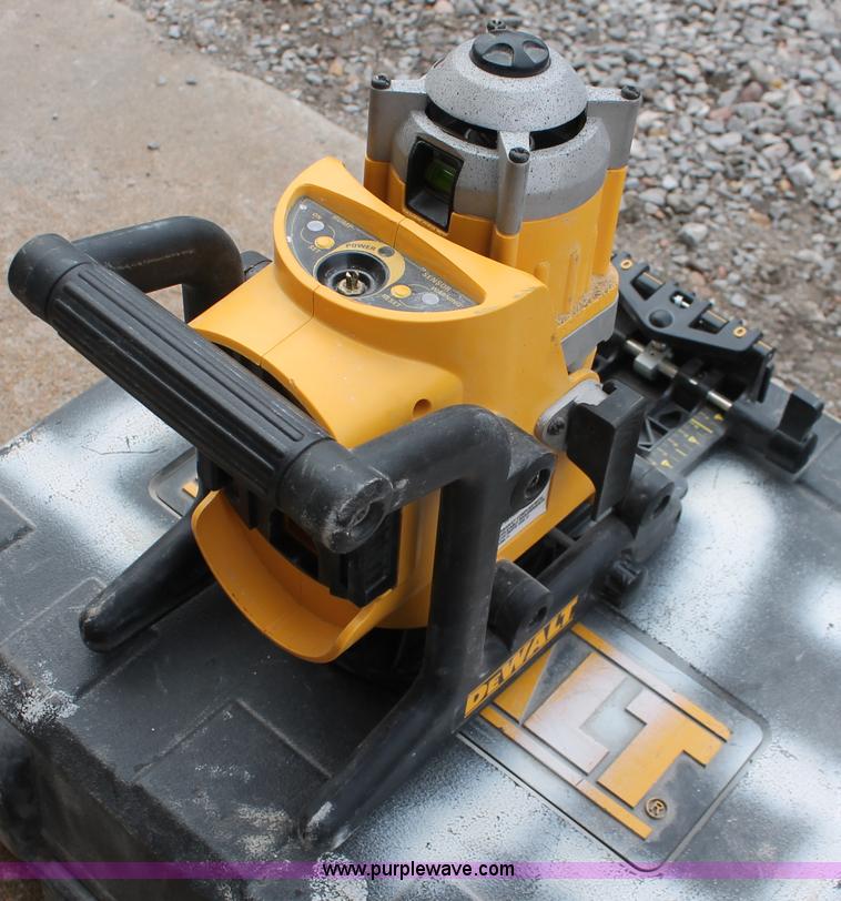 DeWalt DW073 cordless rotary laser in Wichita, KS Item E3055 sold