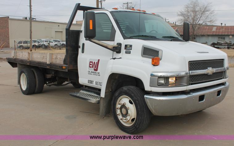 image for item E3056 2005 Chevrolet C4500 flat dump bed truck