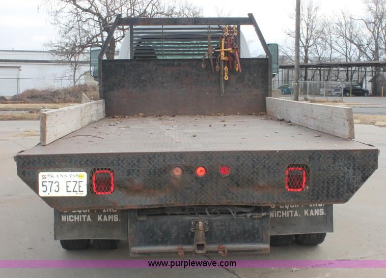 image for item E3056 2005 Chevrolet C4500 flat dump bed truck