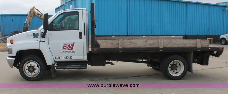 image for item E3056 2005 Chevrolet C4500 flat dump bed truck