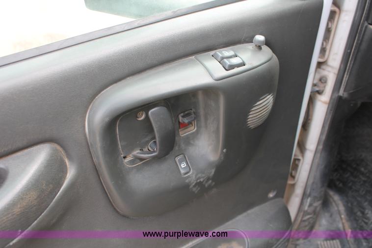 image for item E3056 2005 Chevrolet C4500 flat dump bed truck