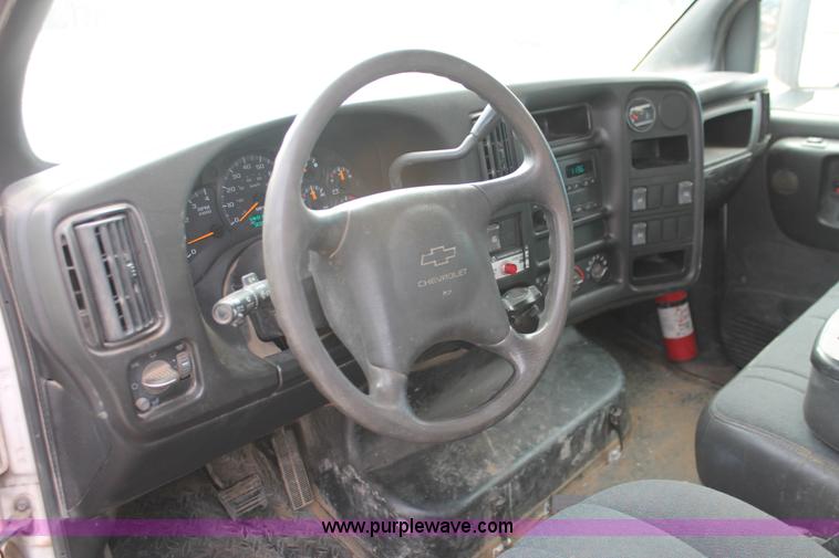 image for item E3056 2005 Chevrolet C4500 flat dump bed truck