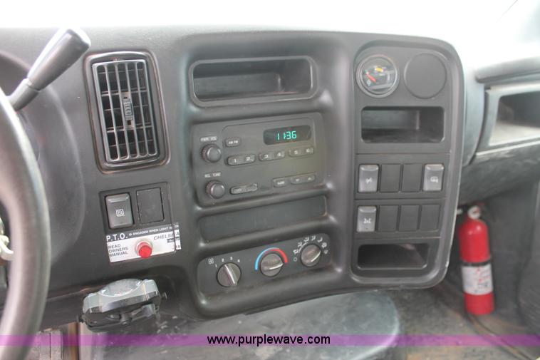 image for item E3056 2005 Chevrolet C4500 flat dump bed truck