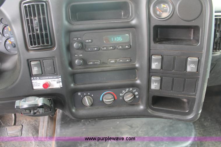 image for item E3056 2005 Chevrolet C4500 flat dump bed truck