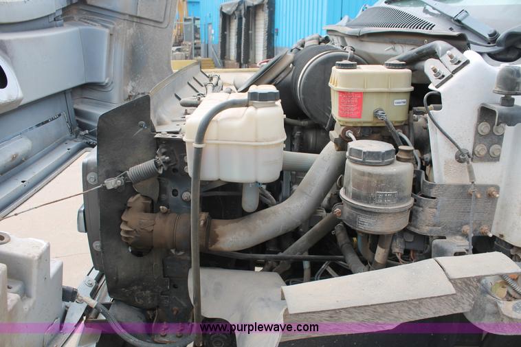 image for item E3056 2005 Chevrolet C4500 flat dump bed truck