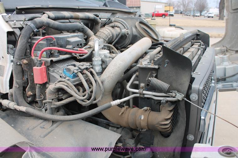 image for item E3056 2005 Chevrolet C4500 flat dump bed truck