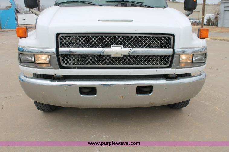 image for item E3056 2005 Chevrolet C4500 flat dump bed truck
