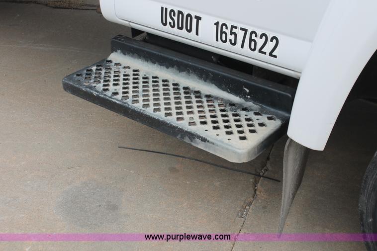 image for item E3056 2005 Chevrolet C4500 flat dump bed truck