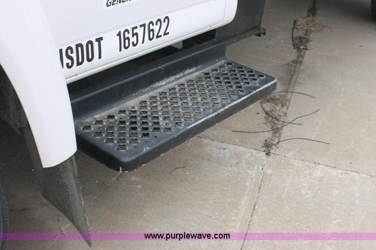 image for item E3056 2005 Chevrolet C4500 flat dump bed truck