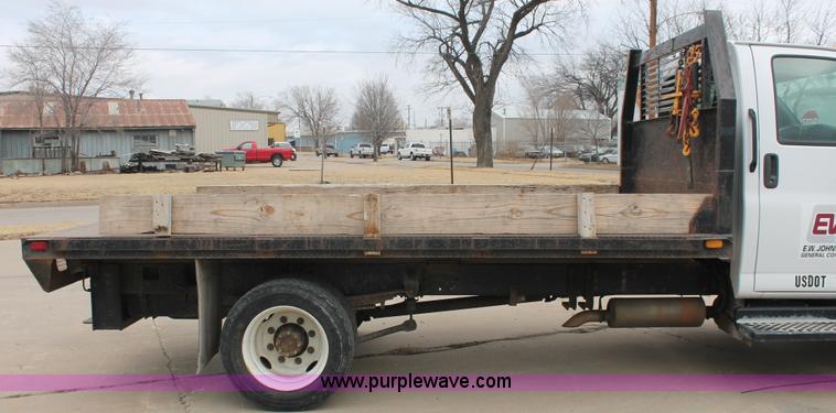 image for item E3056 2005 Chevrolet C4500 flat dump bed truck