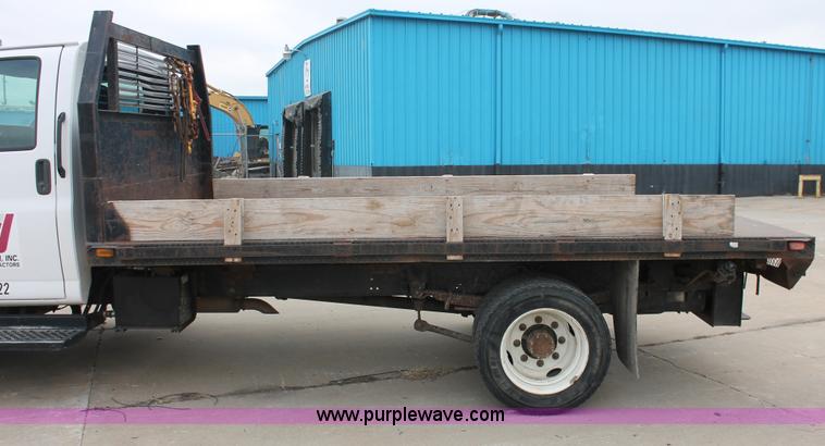 image for item E3056 2005 Chevrolet C4500 flat dump bed truck