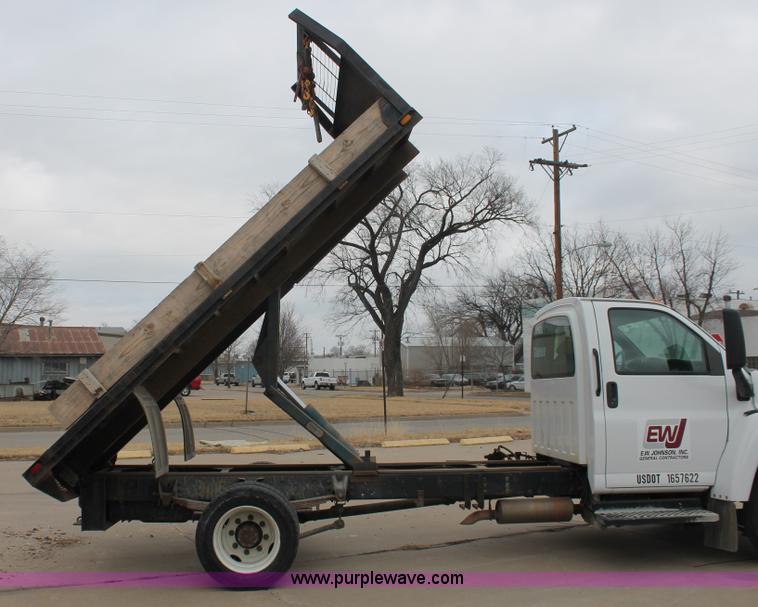 image for item E3056 2005 Chevrolet C4500 flat dump bed truck