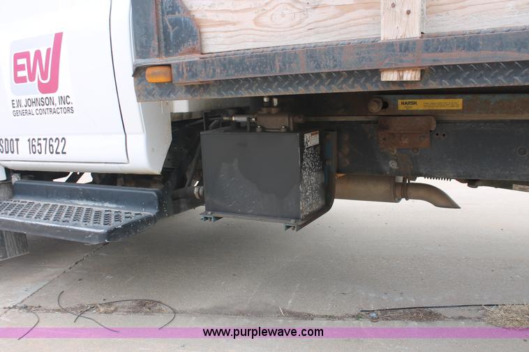 image for item E3056 2005 Chevrolet C4500 flat dump bed truck