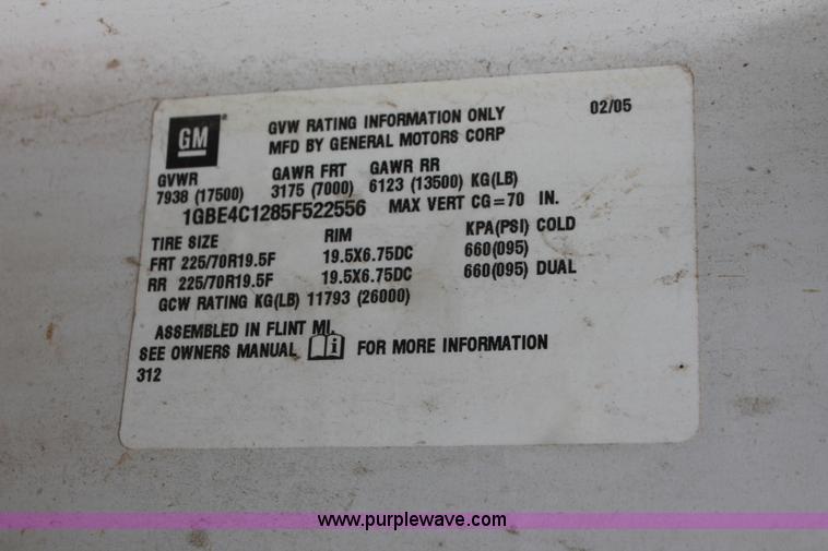 image for item E3056 2005 Chevrolet C4500 flat dump bed truck