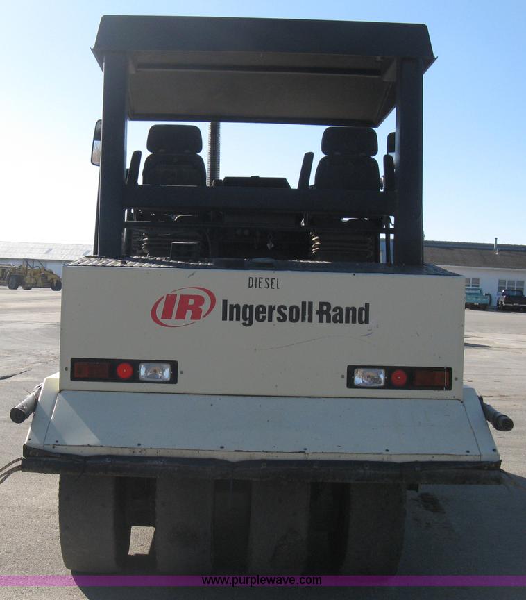 image for item E3068 2002 Ingersoll Rand PT-240R rubber tire asphalt roller