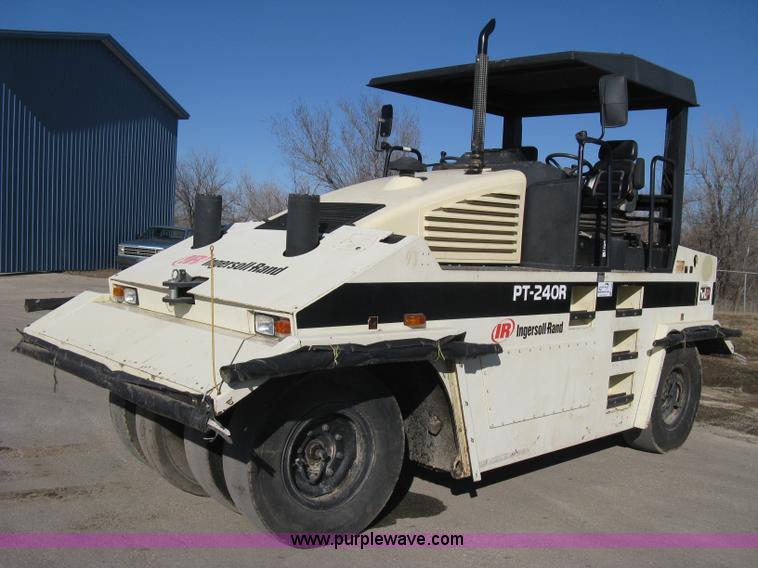 image for item E3068 2002 Ingersoll Rand PT-240R rubber tire asphalt roller