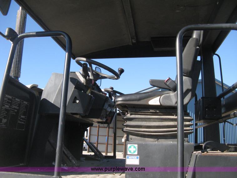 image for item E3068 2002 Ingersoll Rand PT-240R rubber tire asphalt roller