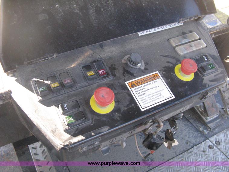 image for item E3068 2002 Ingersoll Rand PT-240R rubber tire asphalt roller