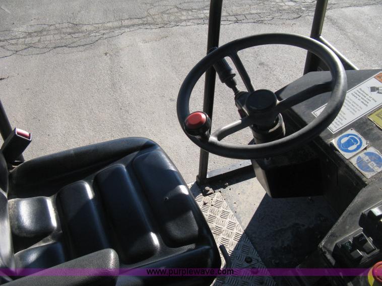 image for item E3068 2002 Ingersoll Rand PT-240R rubber tire asphalt roller