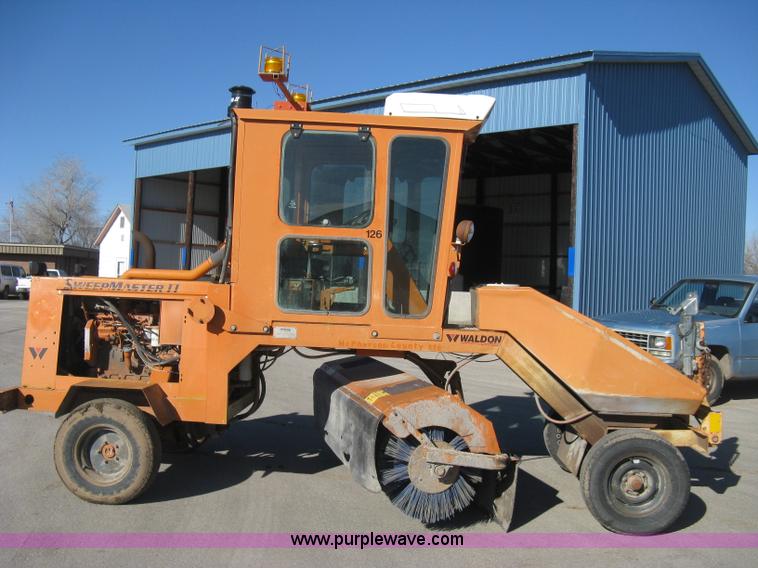 image for item E3069 1996 Waldon Sweep Master II broom