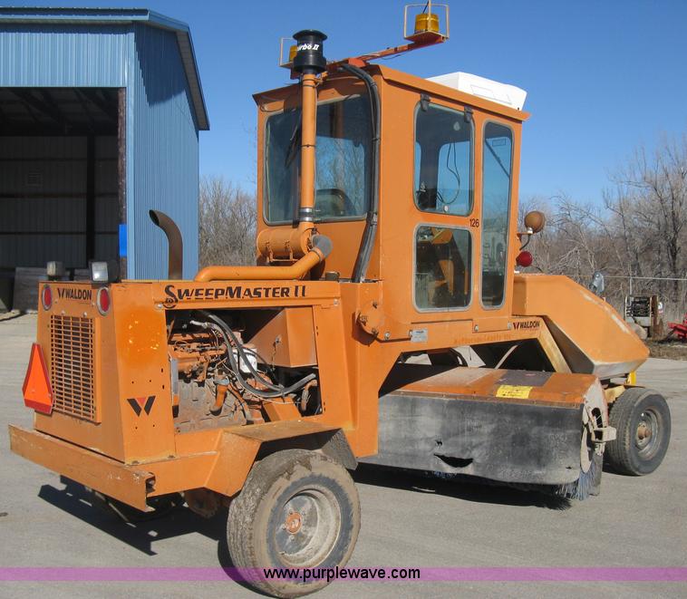 image for item E3069 1996 Waldon Sweep Master II broom