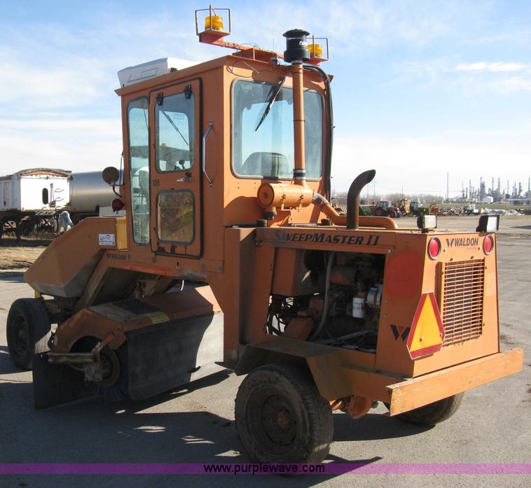 image for item E3069 1996 Waldon Sweep Master II broom