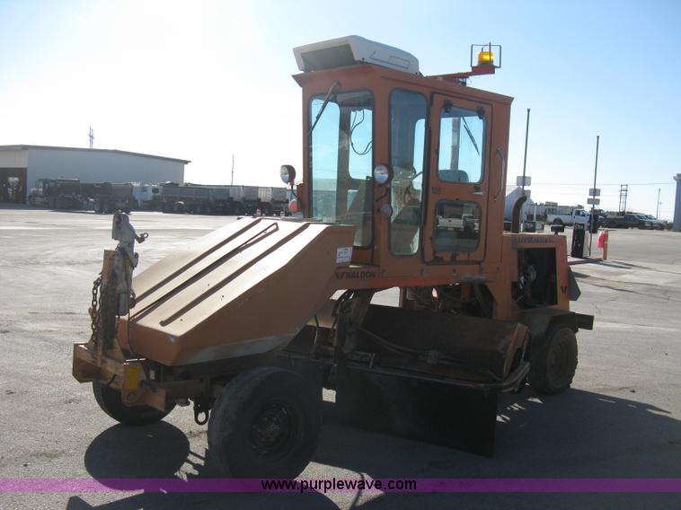 image for item E3069 1996 Waldon Sweep Master II broom