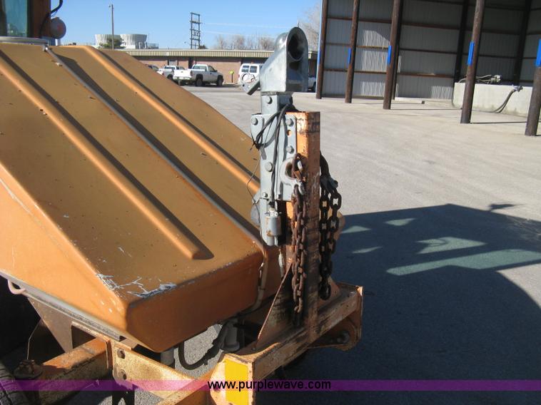 image for item E3069 1996 Waldon Sweep Master II broom