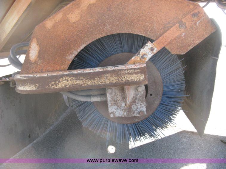 image for item E3069 1996 Waldon Sweep Master II broom