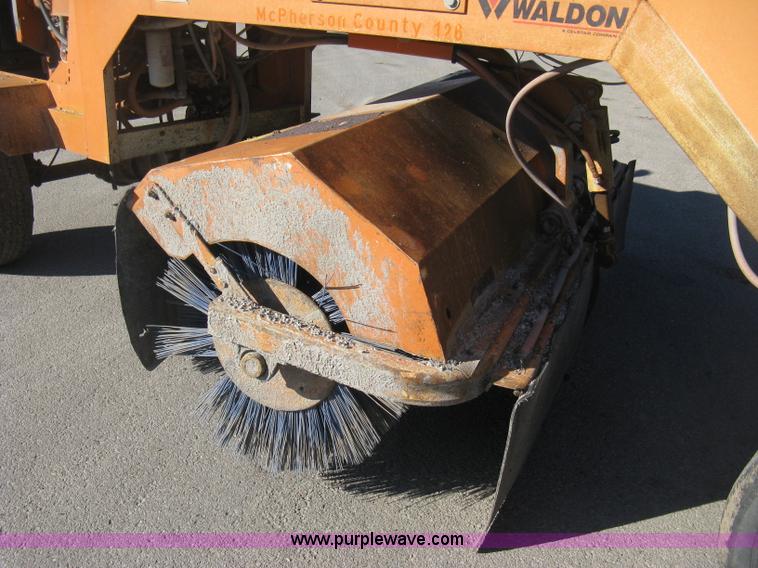 image for item E3069 1996 Waldon Sweep Master II broom