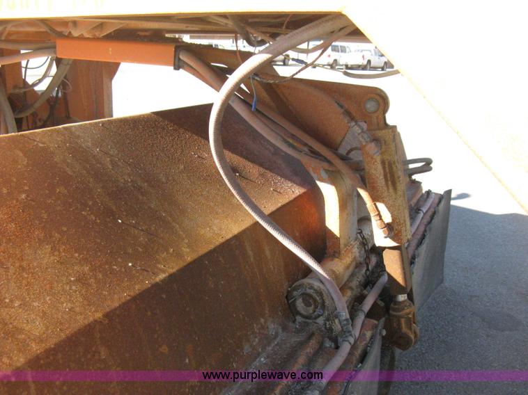 image for item E3069 1996 Waldon Sweep Master II broom