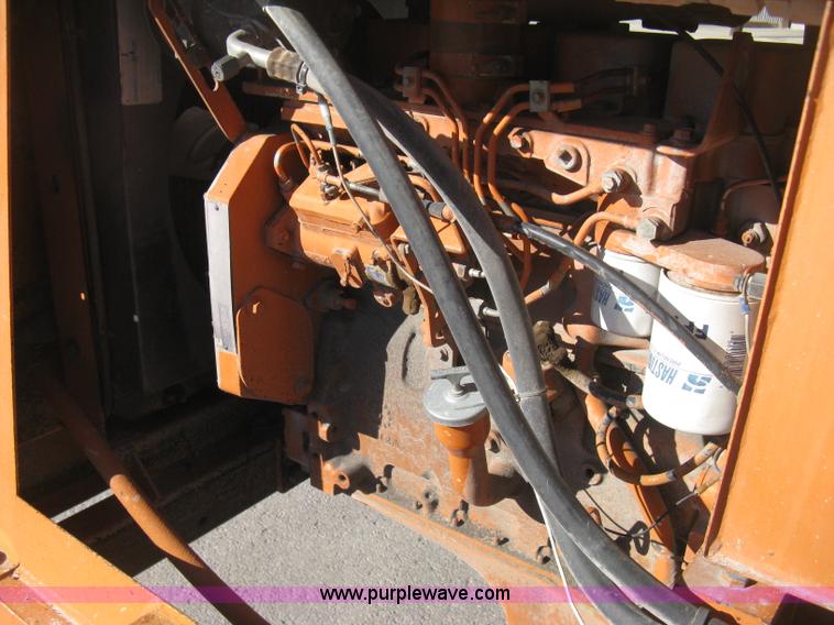 image for item E3069 1996 Waldon Sweep Master II broom