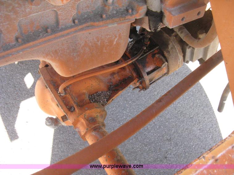 image for item E3069 1996 Waldon Sweep Master II broom