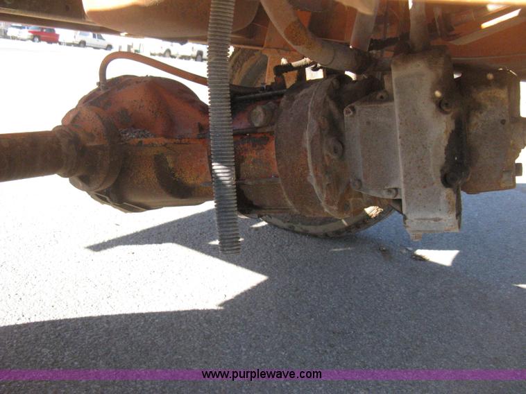 image for item E3069 1996 Waldon Sweep Master II broom