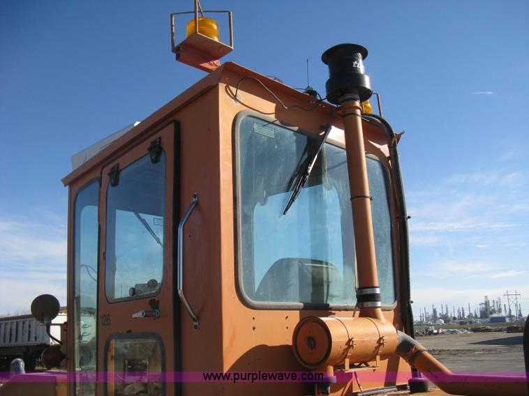 image for item E3069 1996 Waldon Sweep Master II broom